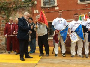 consegna-della-bandiera-ad-alliata